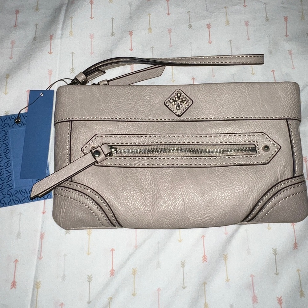 NWT SimplyVera Vera Wang wristlet